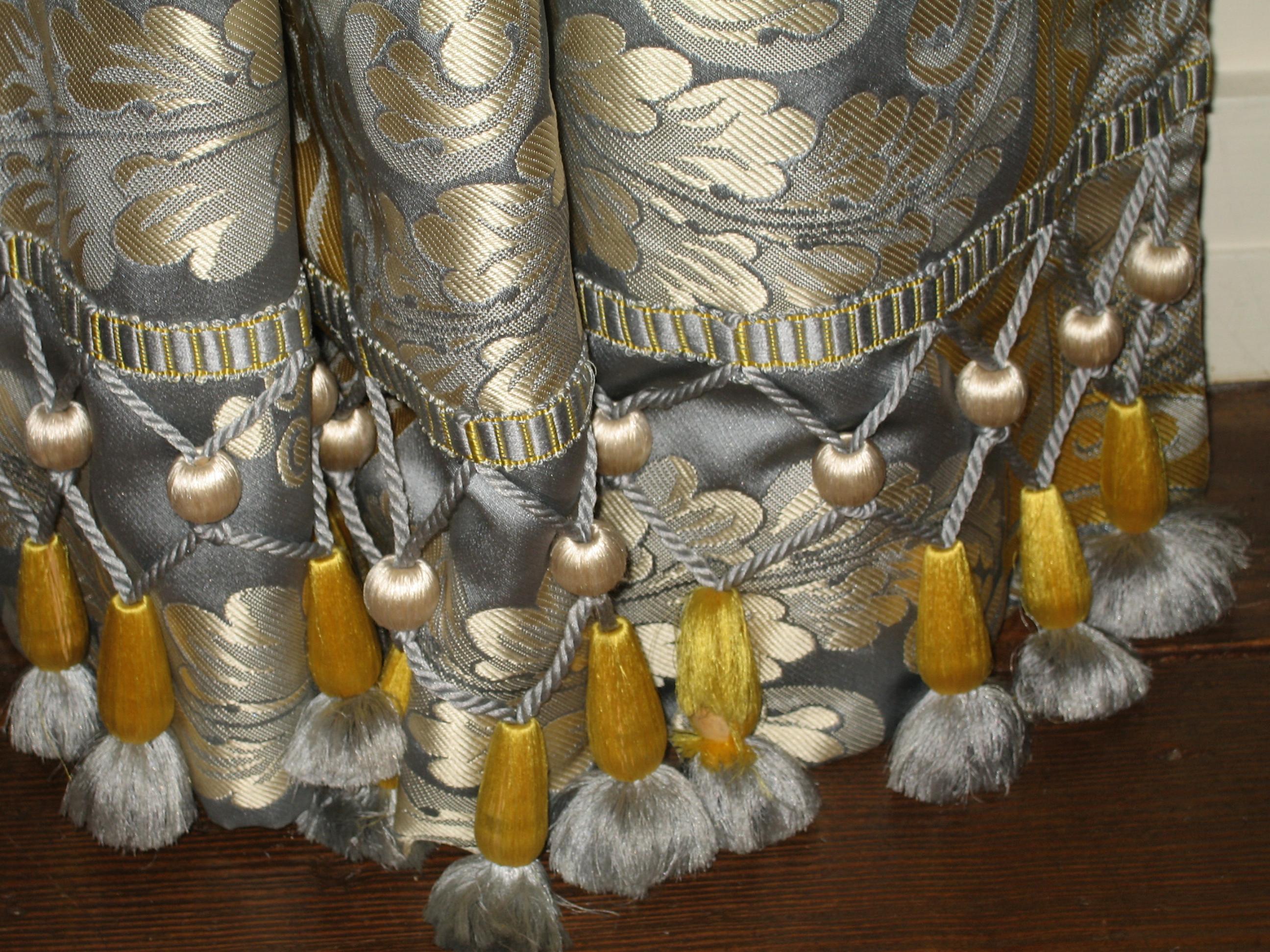 1967.1140  trim closeup