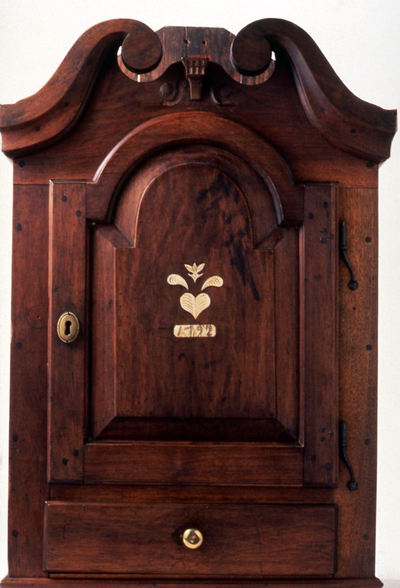 1967.1169 Hanging cupboard