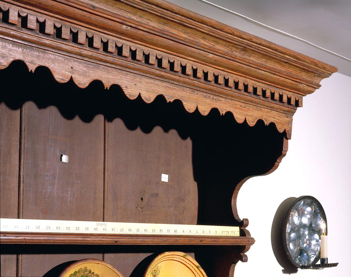 1967.1171 Kitchen cupboard, cornice detail