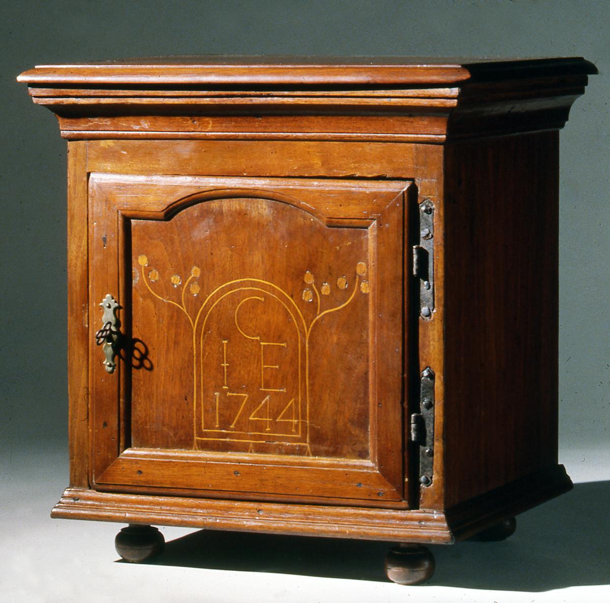 1967.1183 Chest of drawers, Spice box or chest (view 2)