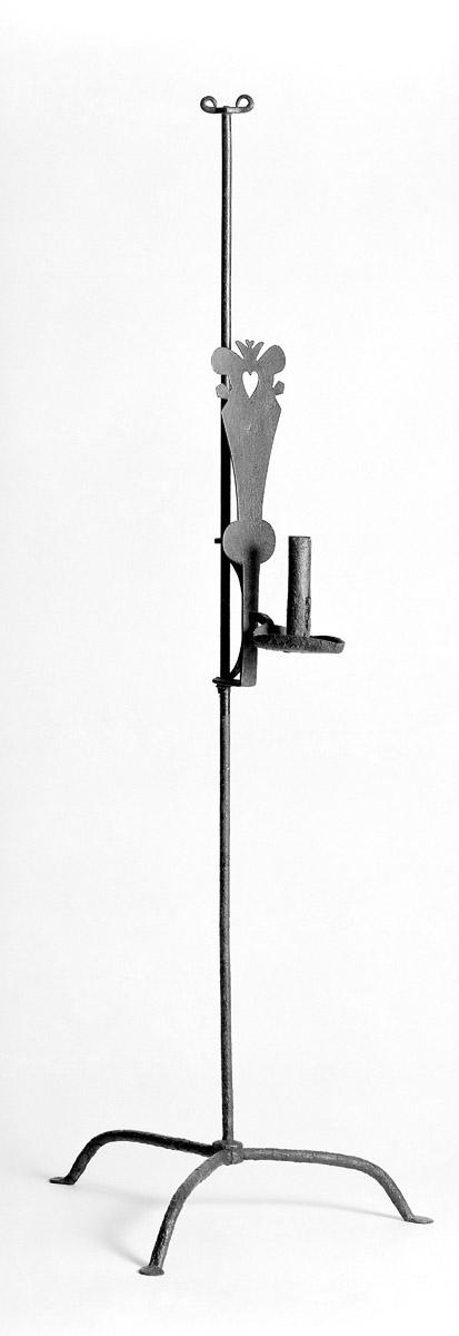 1967.1197 Candlestand