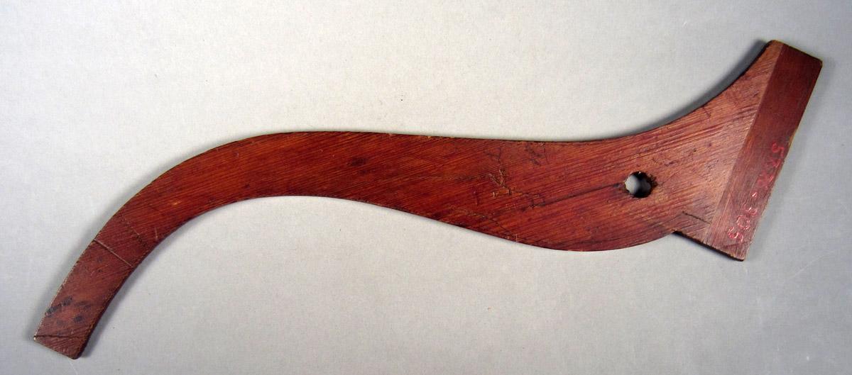 1957.0026.305 Template (leg), View 1