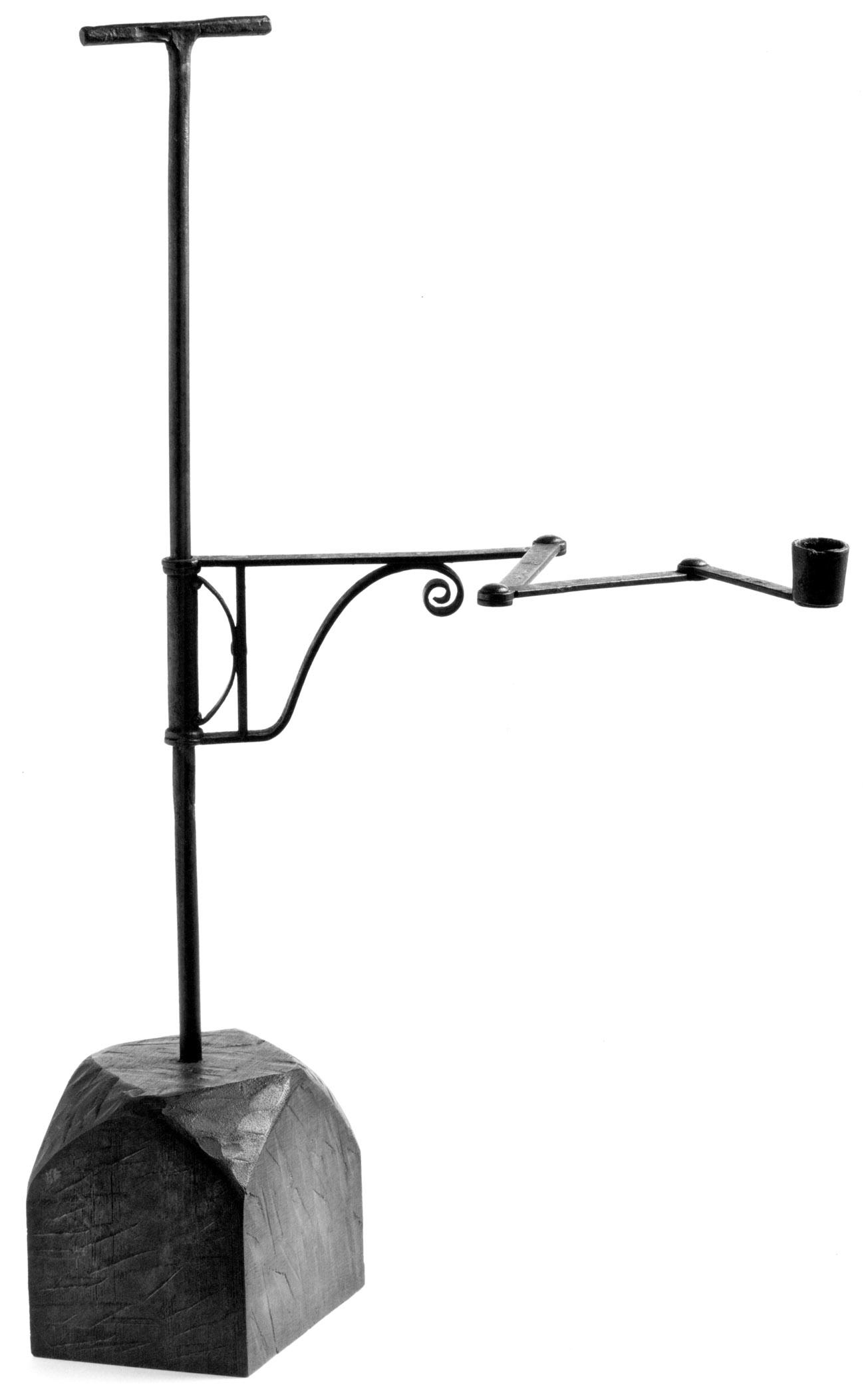 1967.1209 Candlestand