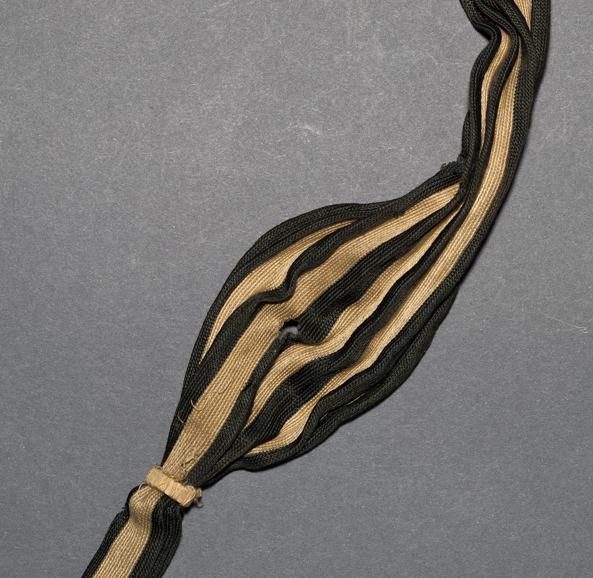 1967.1258 Purse, Pattern