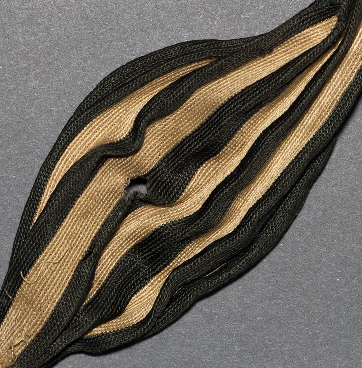 1967.1258 Purse, Pattern Detail