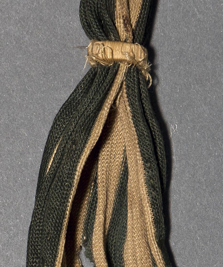 1967.1258 Purse, Opening Detail 3