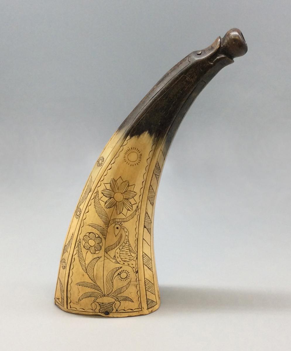 1967.1261 Powder horn, view 2 NEH