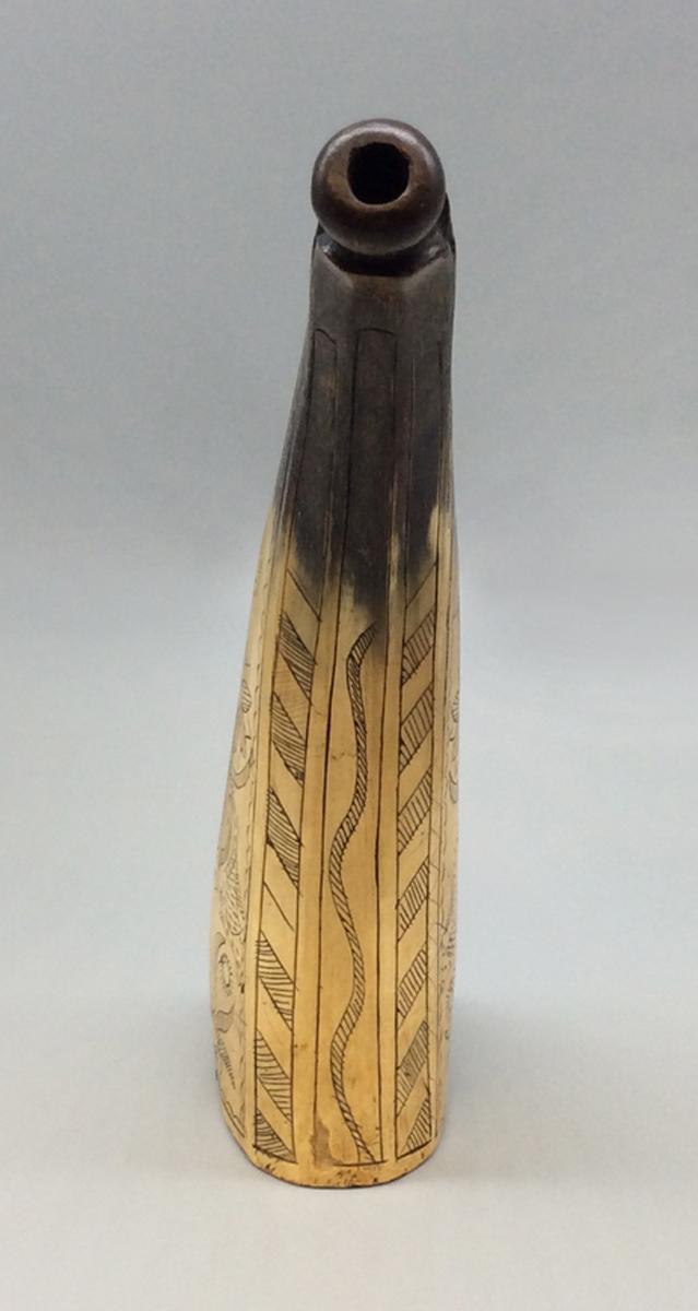 1967.1261 Powder horn, view 4 NEH