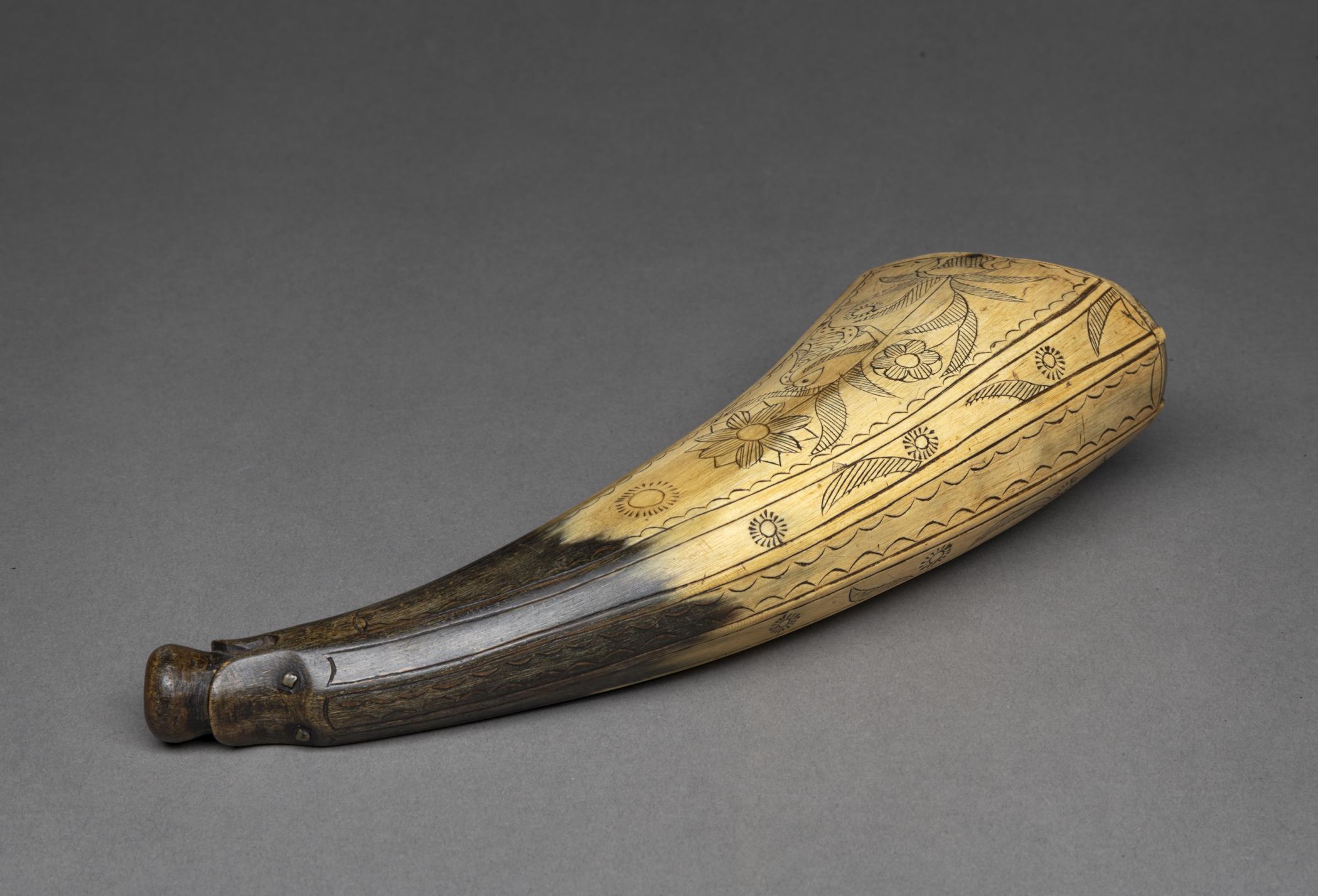 1967.1261 Powder horn, view 4