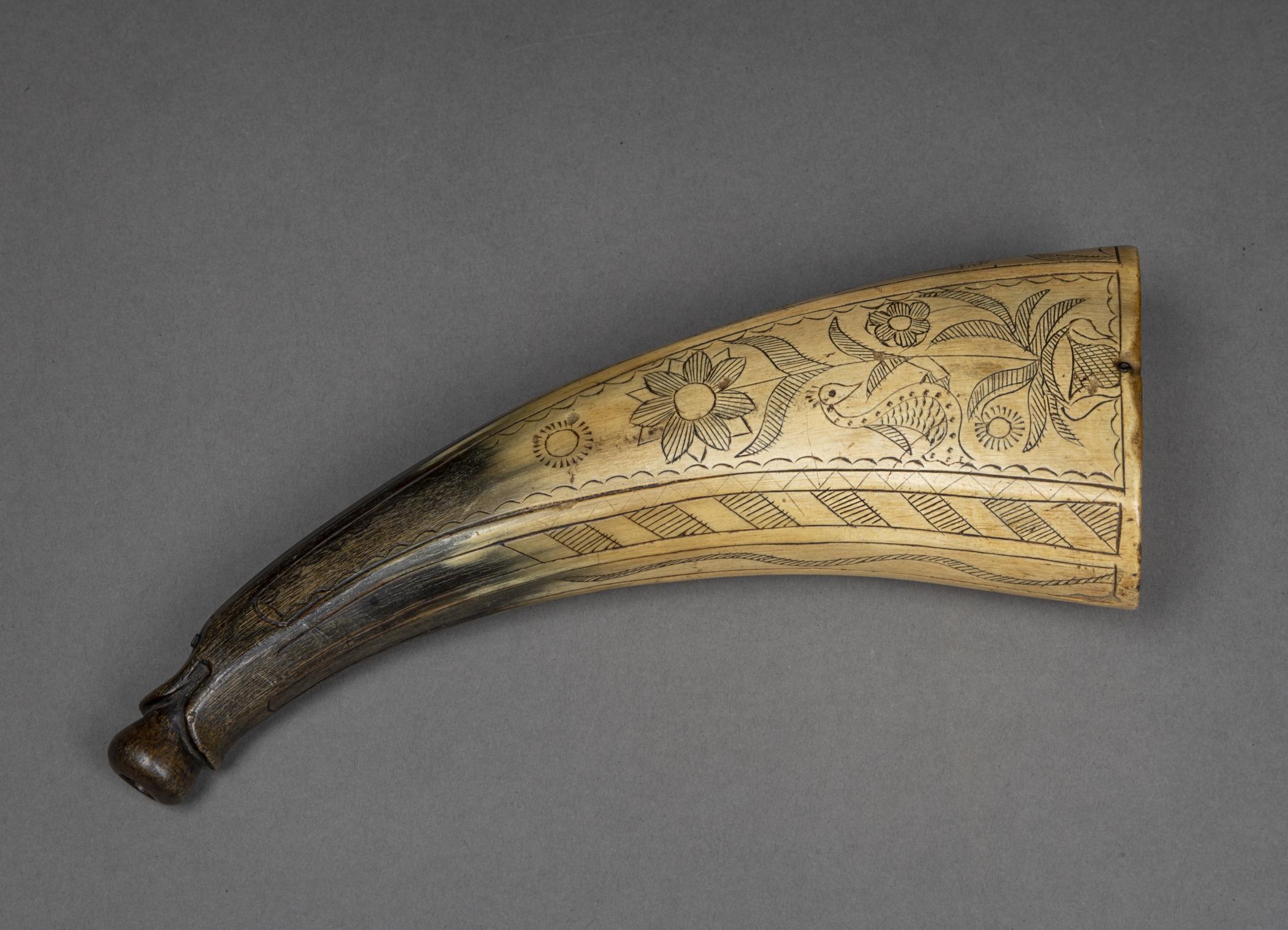 1967.1261 Powder horn, view 6