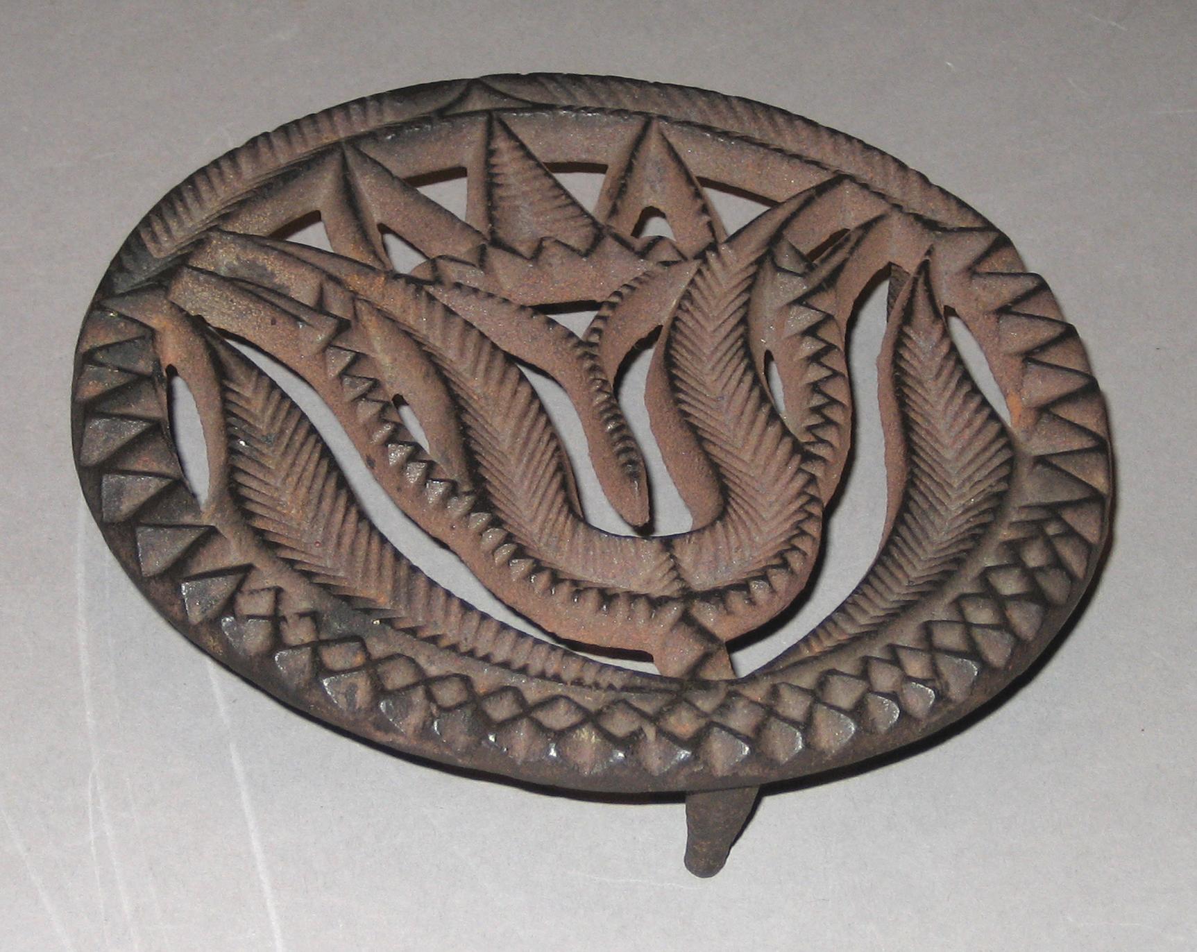 1967.1274 Trivet