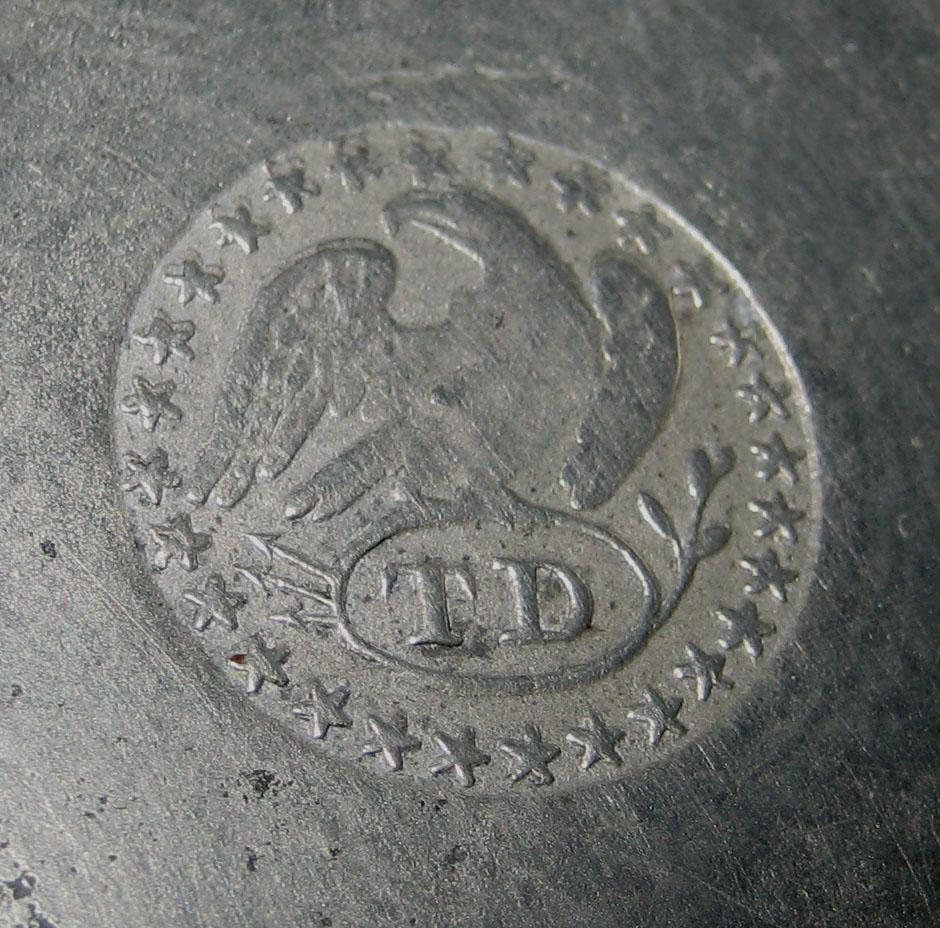1967.1373 Porringer (mark)