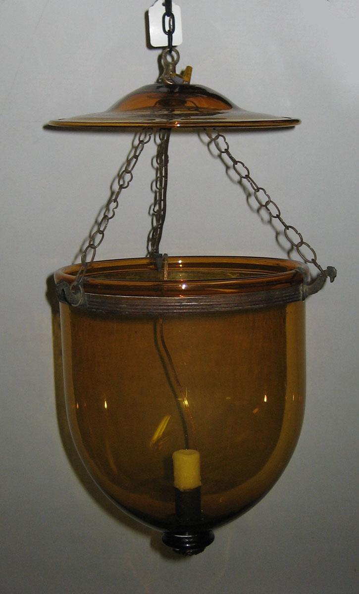 1967.1376.001 Lamp, view 2