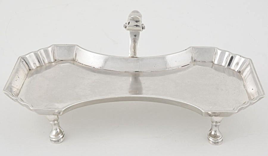 1967.1401 B Silver Snuffer Tray upper surface