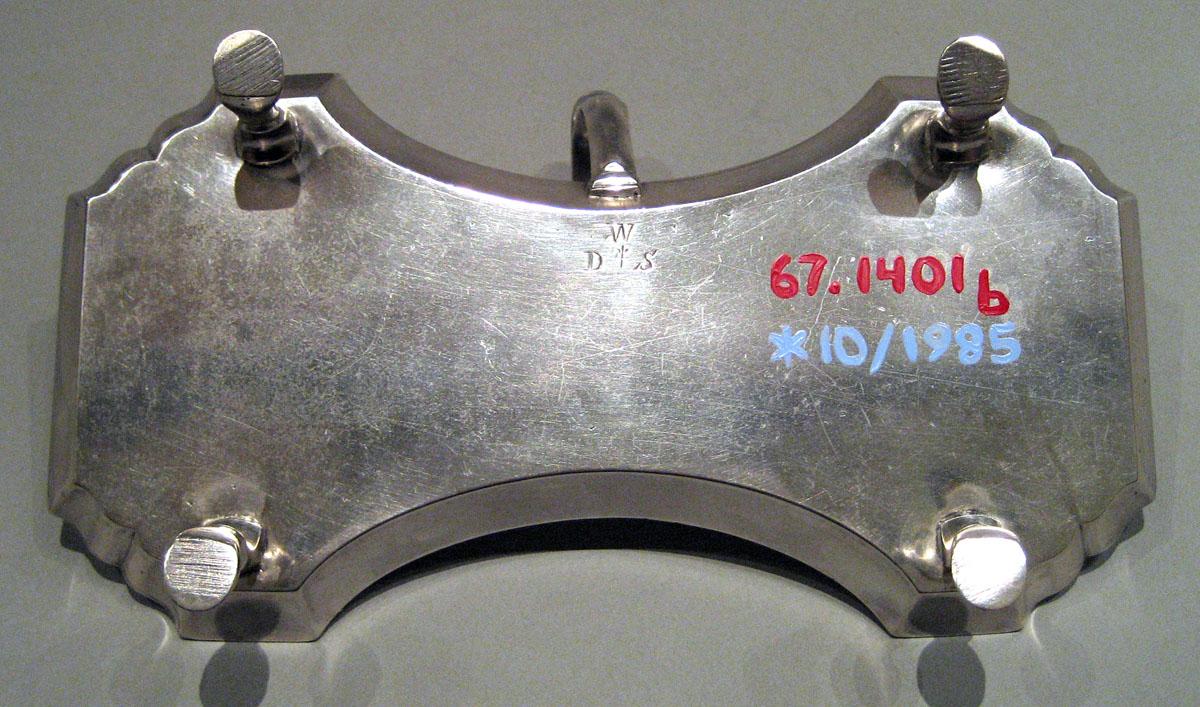 1967.1401 B Silver Snuffer Tray underside