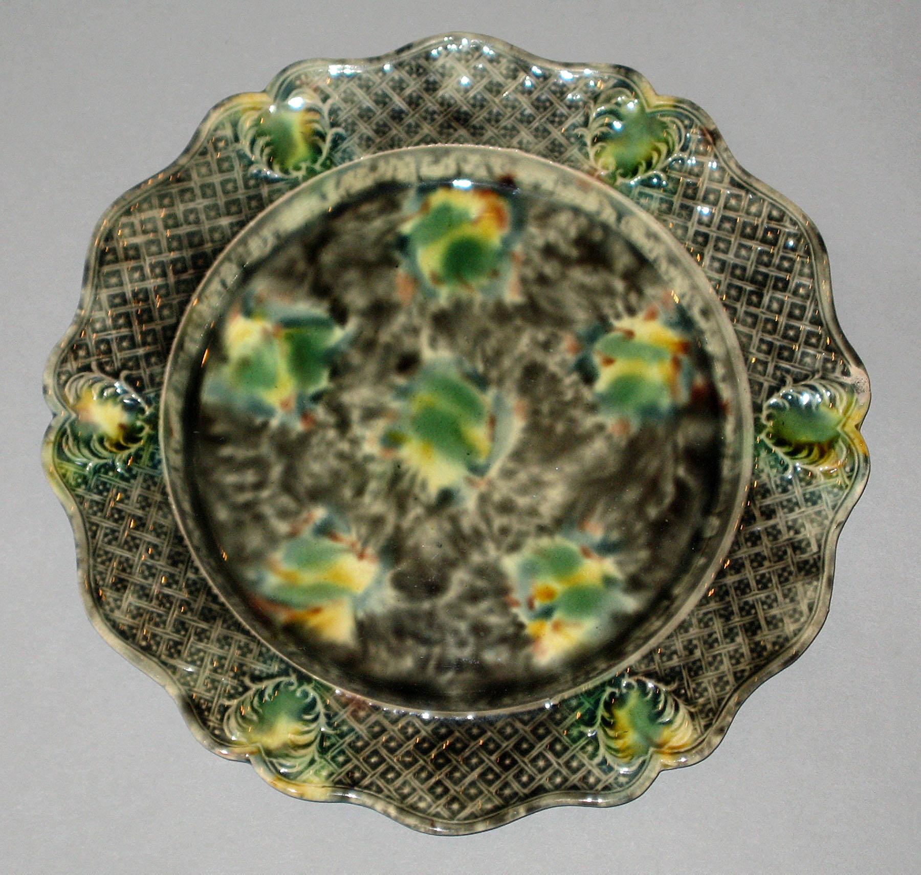 1967.1415.002 Creamware plate