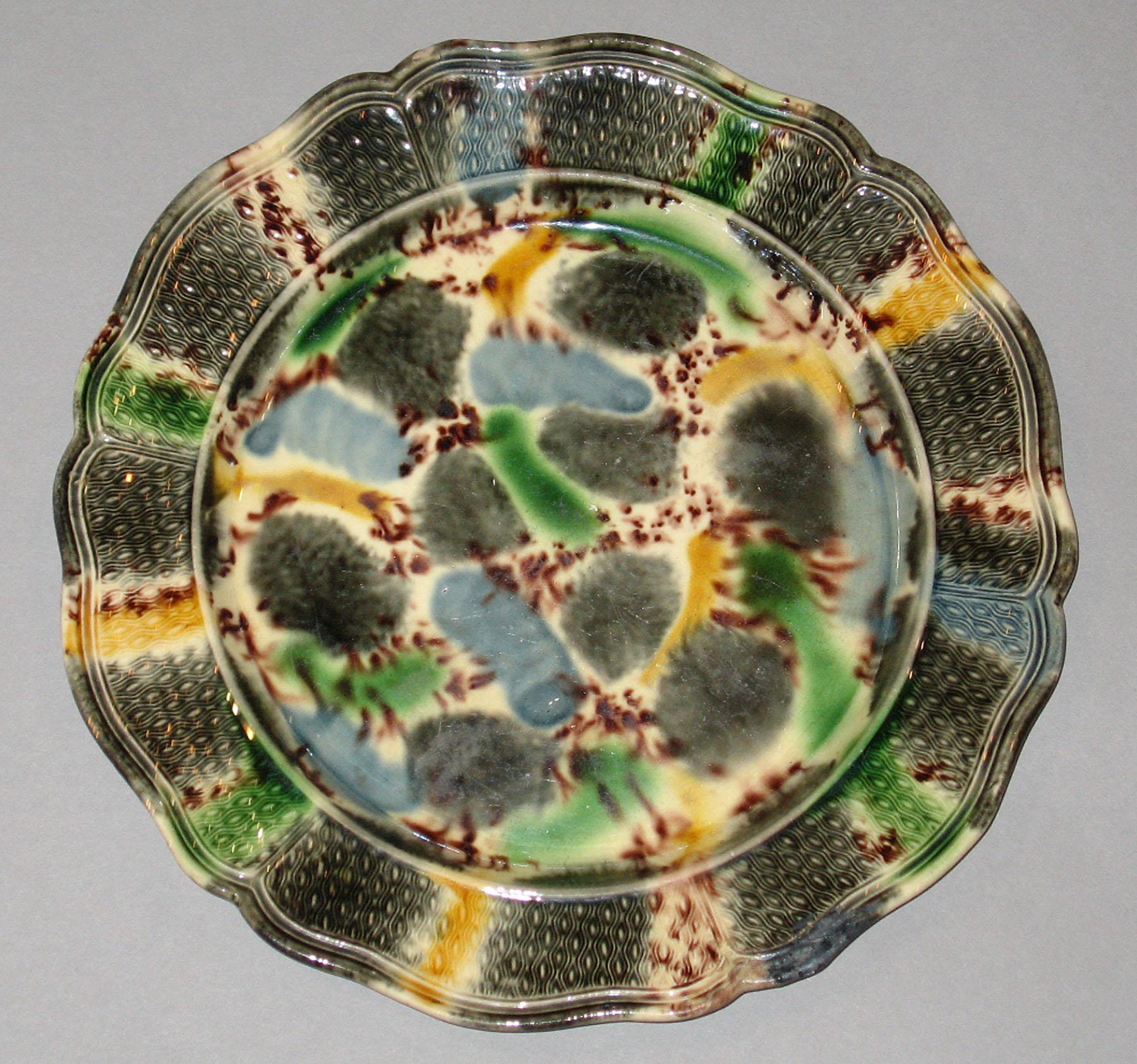 1967.1418.002 Creamware plate