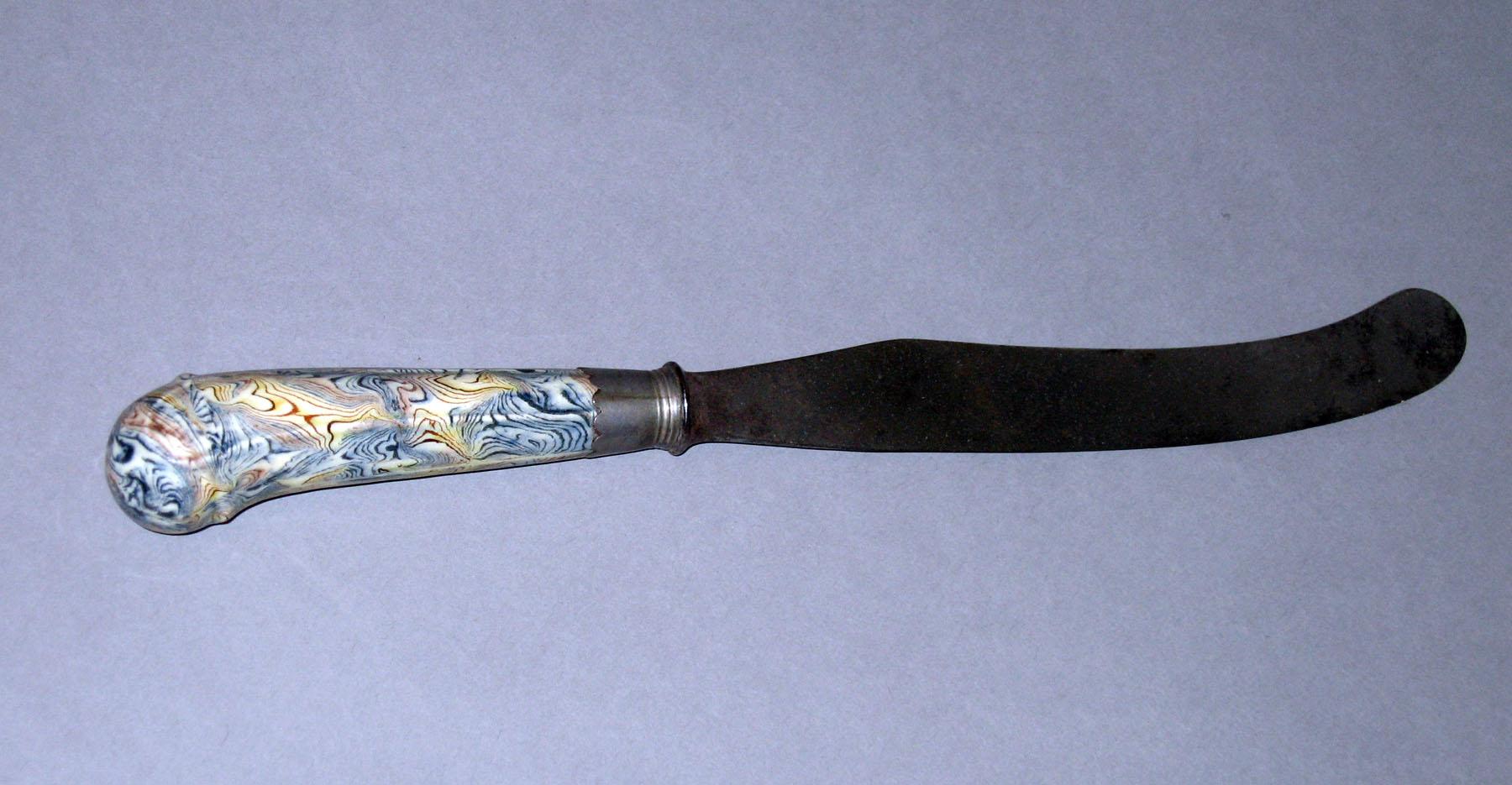 1967.1423.002 Knife