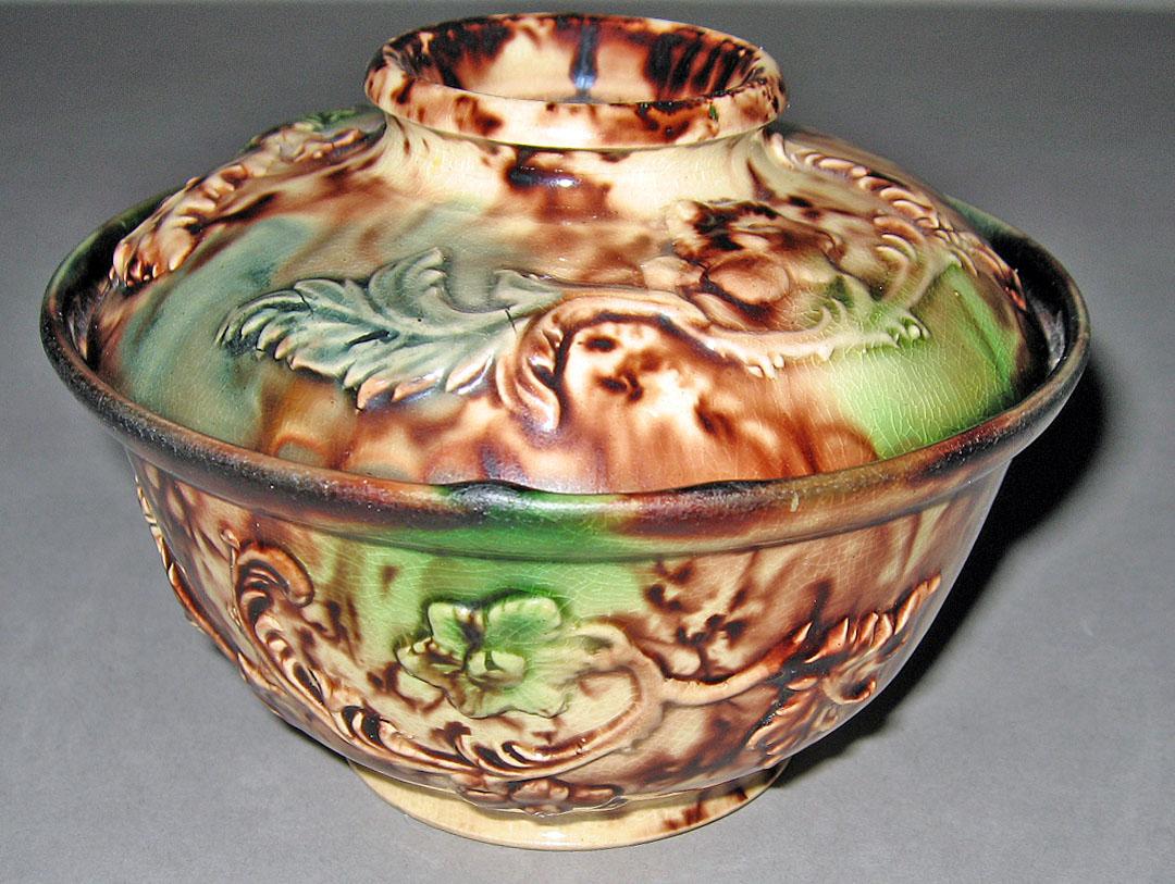 1967.1431 Creamware bowl and cover
