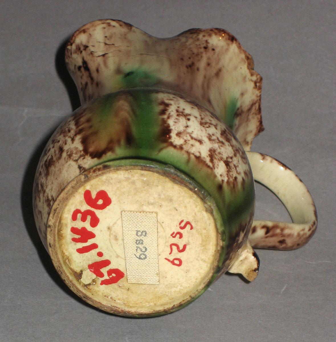 1967.1436 Jug (underside)