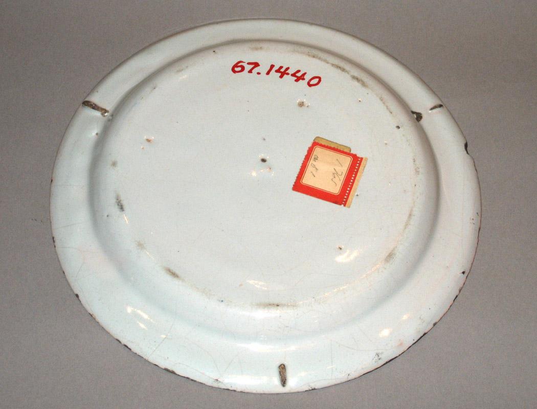 1967.1440 Plate underside
