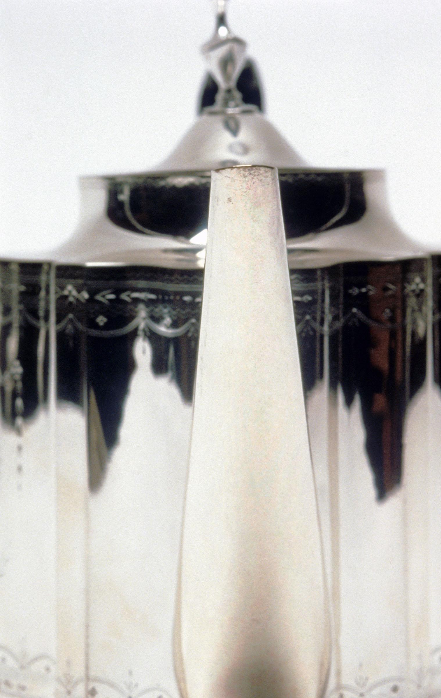 1967.1444 Teapot, detail 3