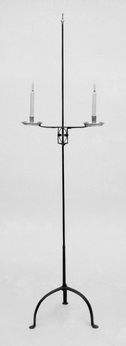 1967.1452 Candlestand