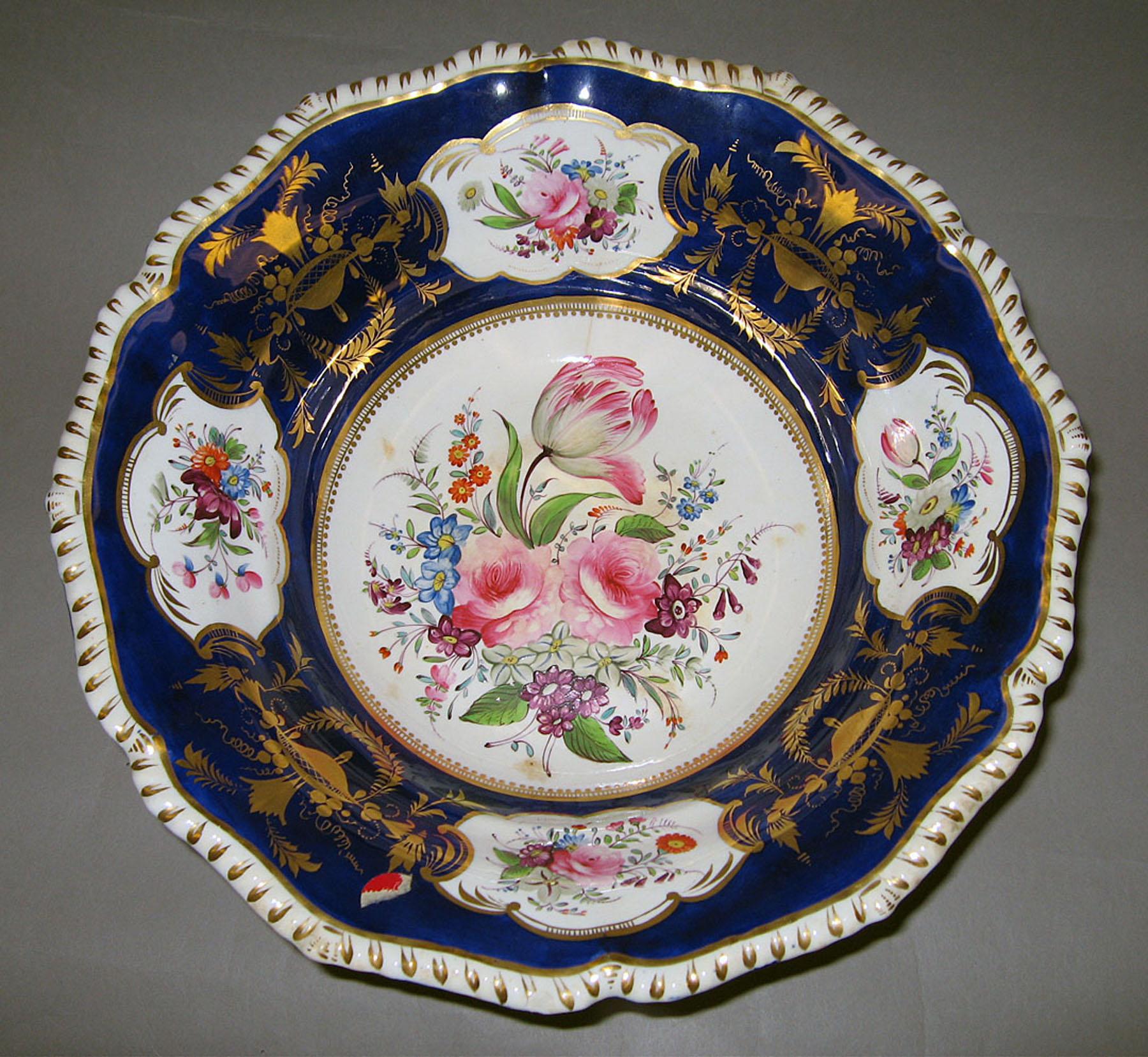 1967.1464 Derby bone-china bowl (interior)