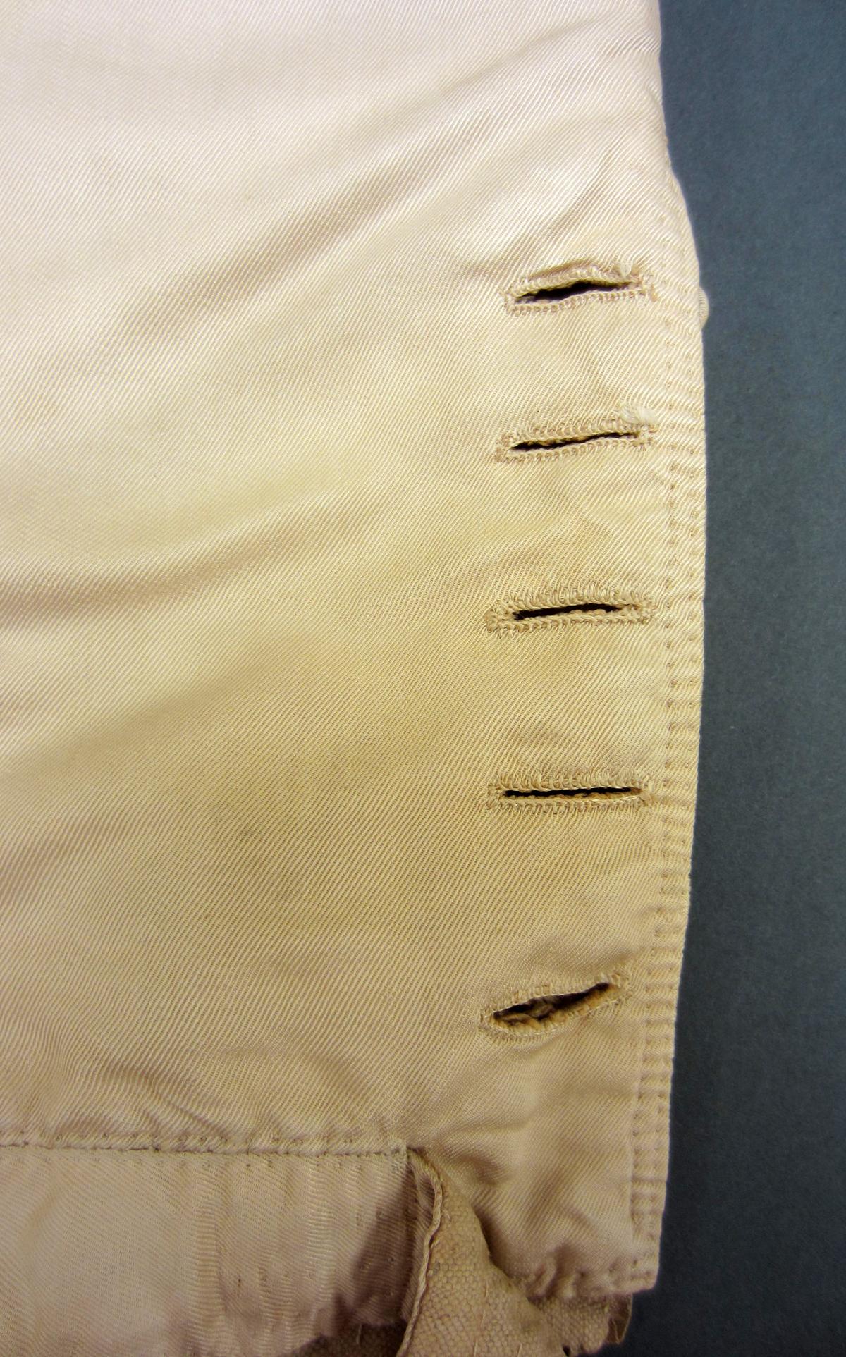 1967.1483 Breeches, Buttonholes