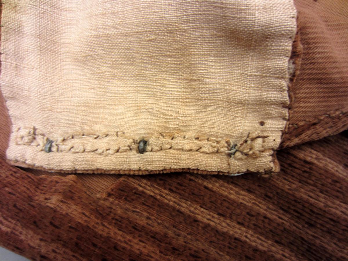 1967.1484 Breeches, Front shanks