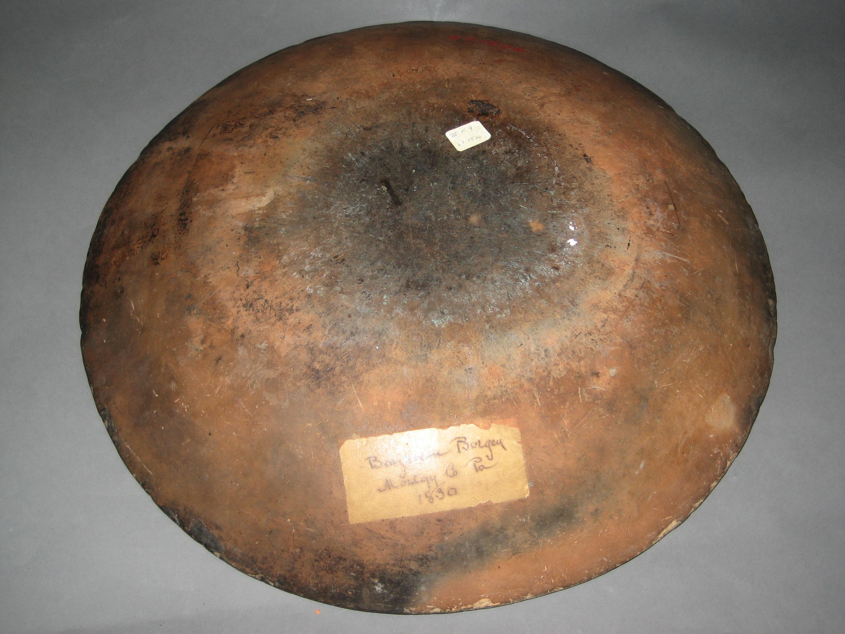 1967.1506 Dish (underside)