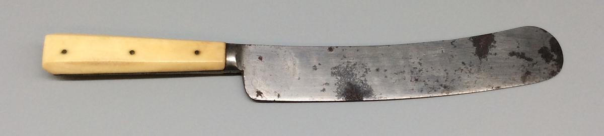 1969.5380.001 Knife, view 2