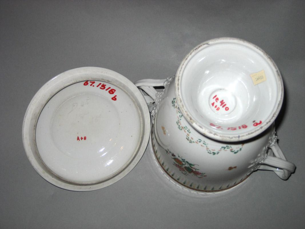 1967.1518 Cup and cover underside
