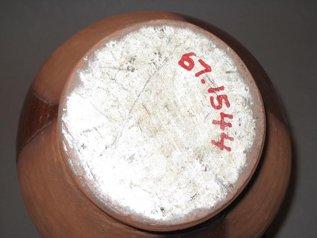 1967.1544 Jar (underside)