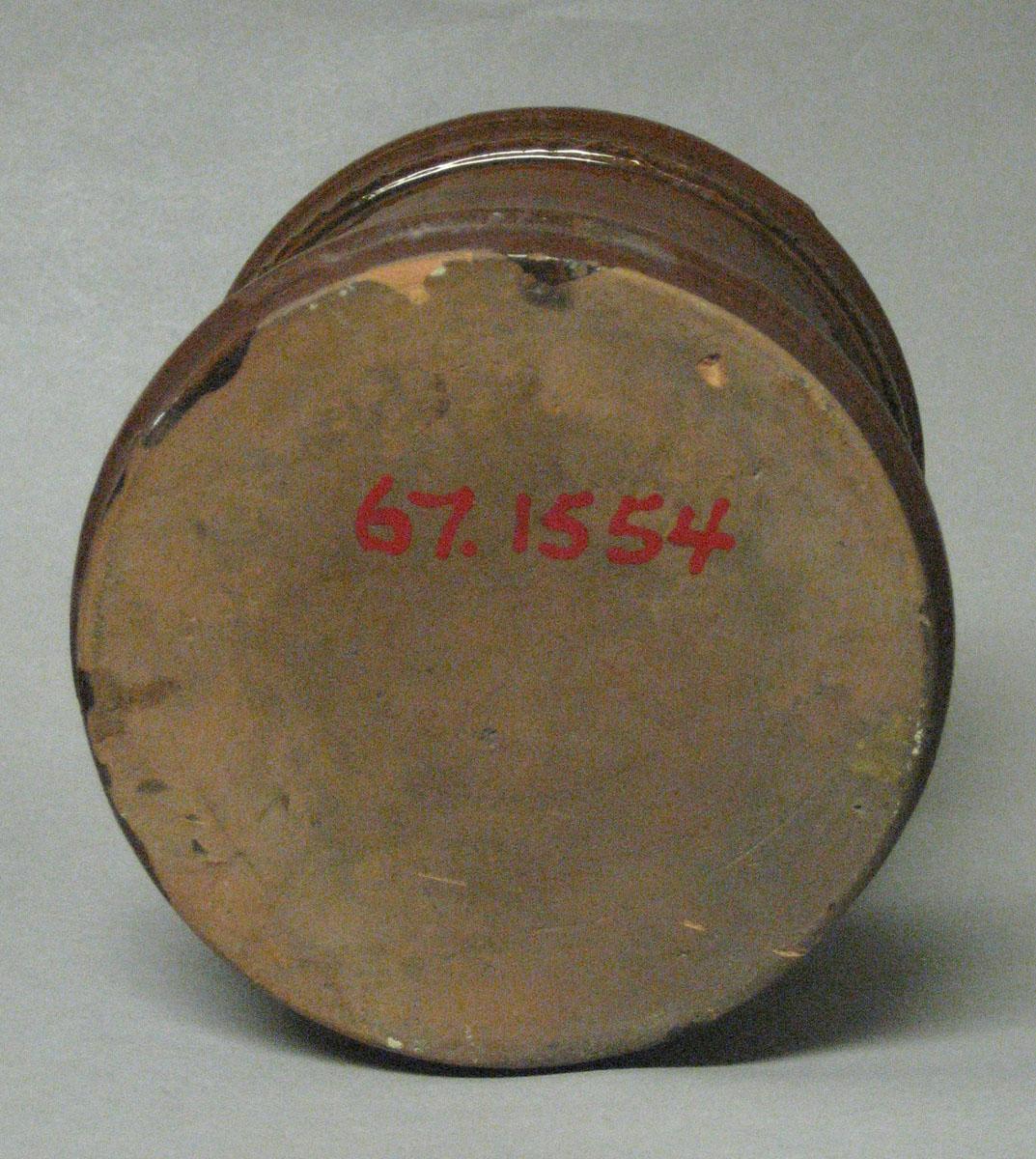 1967.1554 Flowerpot (bottom)