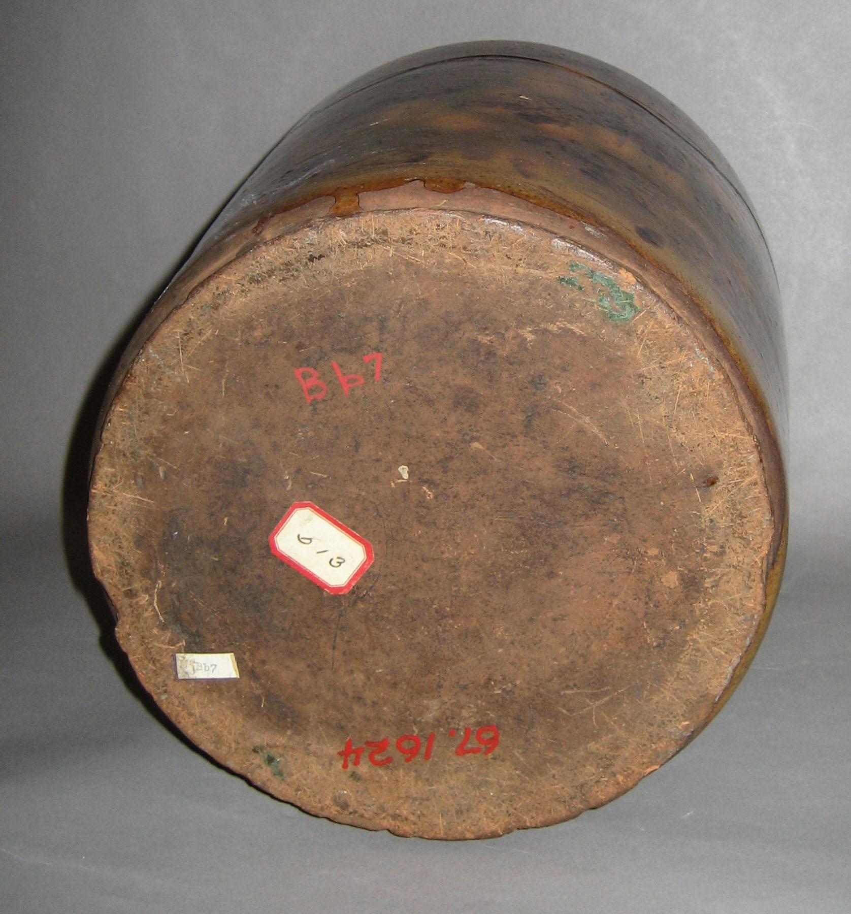 1967.1624 Jar (bottom)