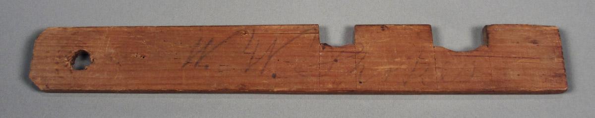 1957.0026.351 Gauge, side 1