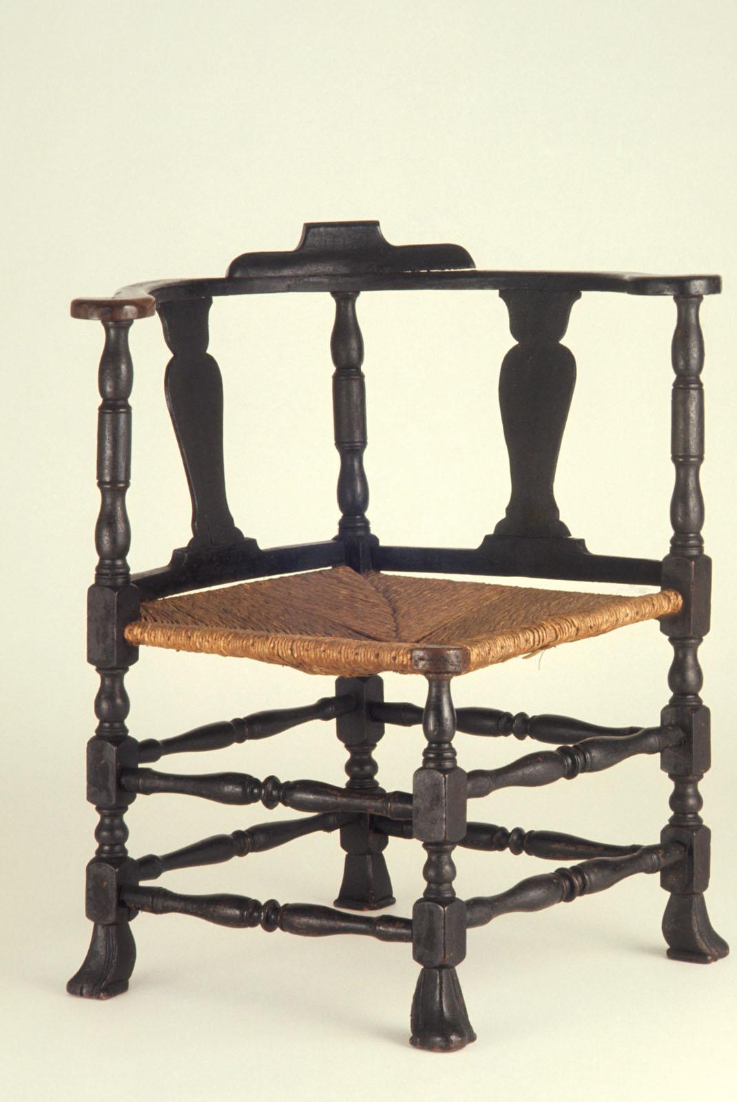 1951.0042 Chair, view 2