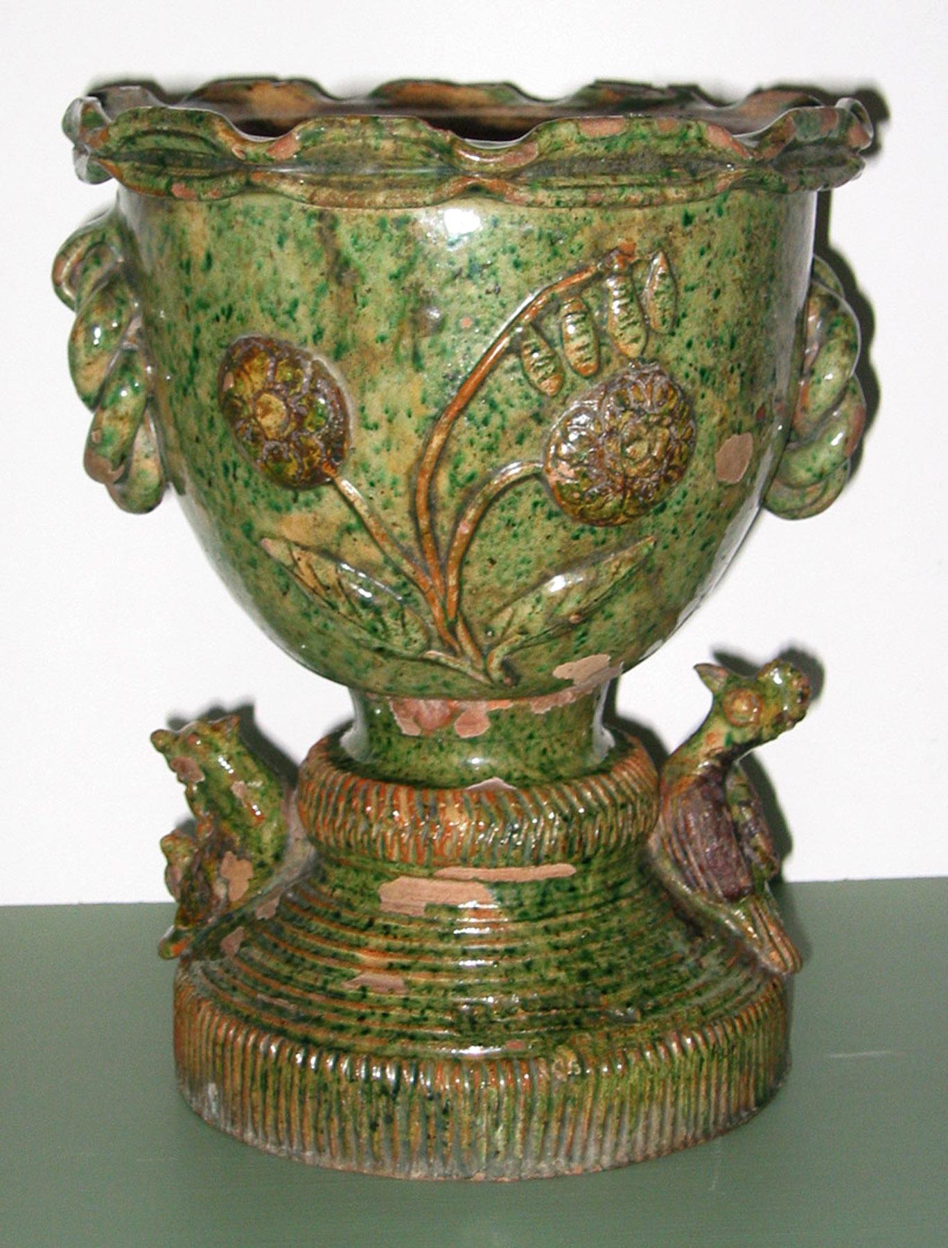 1967.1679 US Baecher urn or vase