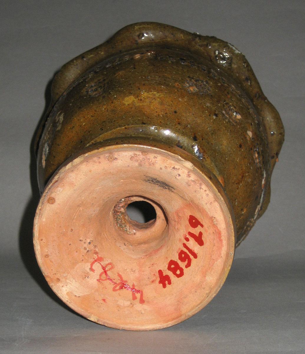 1967.1684 Flowerpot (bottom)