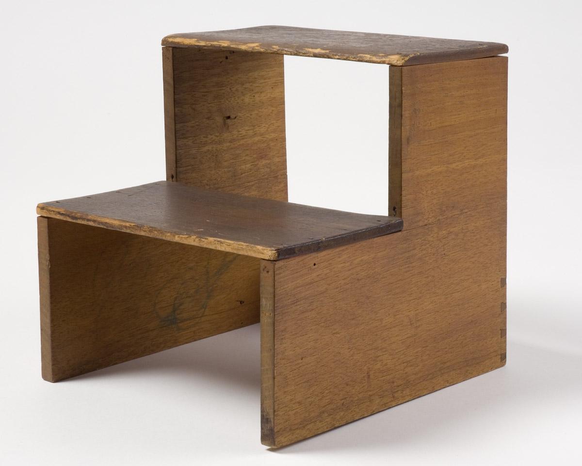 1967.1687 Footstool (overall front and side)