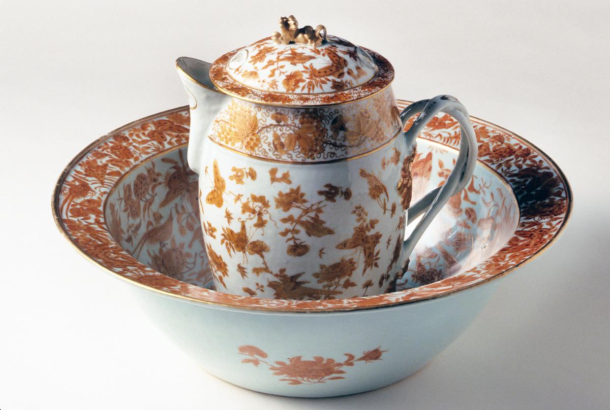 1967.1700,.1701 Jug, Pitcher and Basin