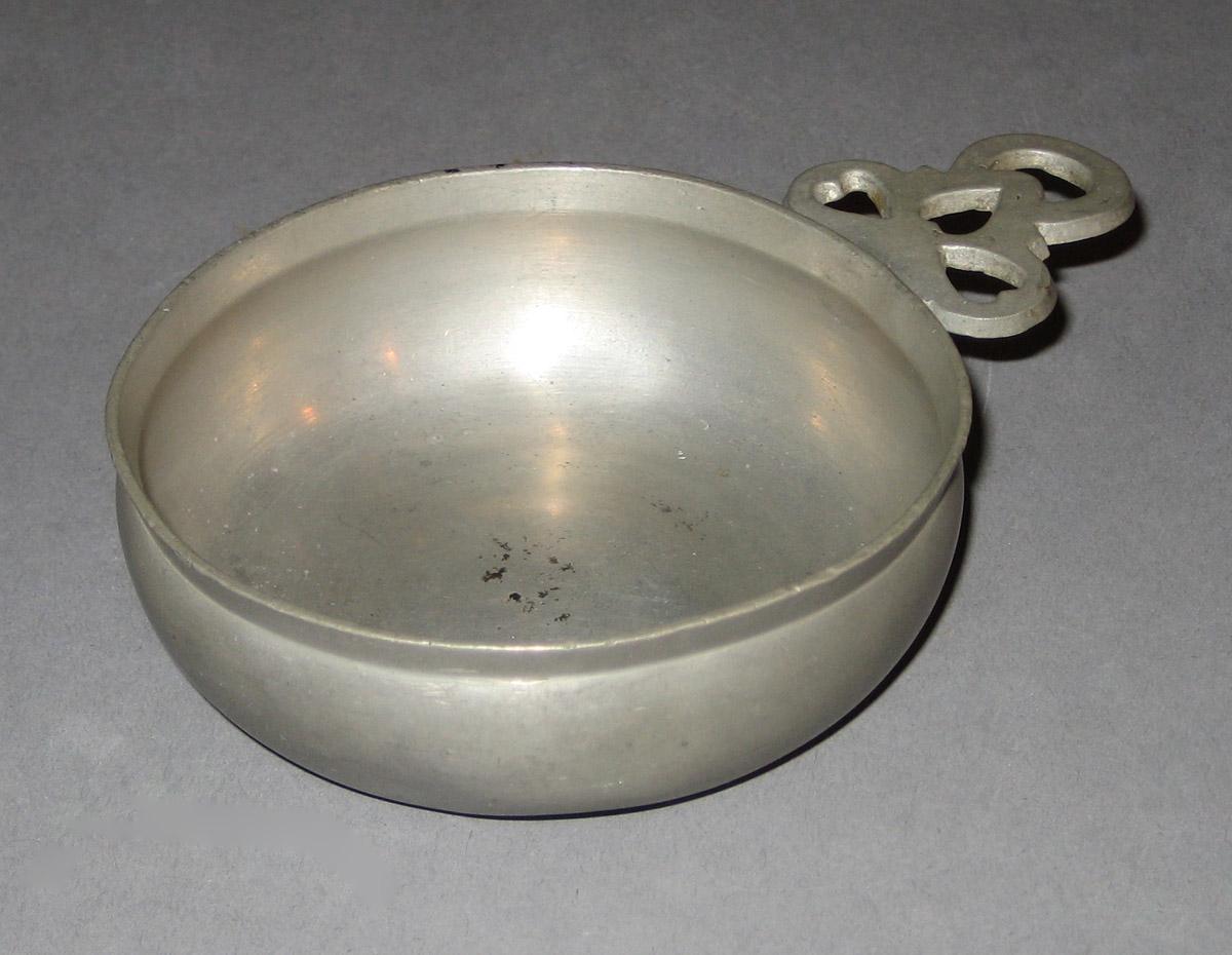 1967.1709 Porringer