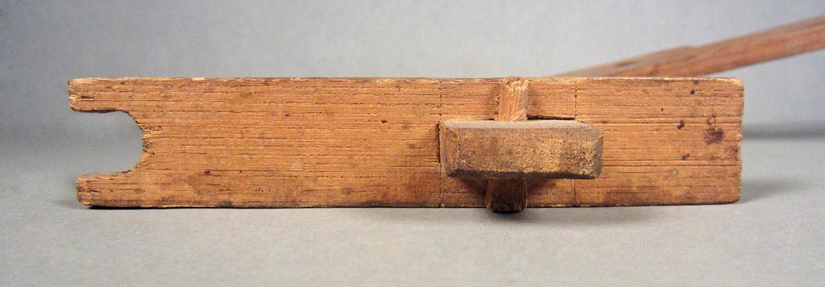 1957.0026.366, Model, base side