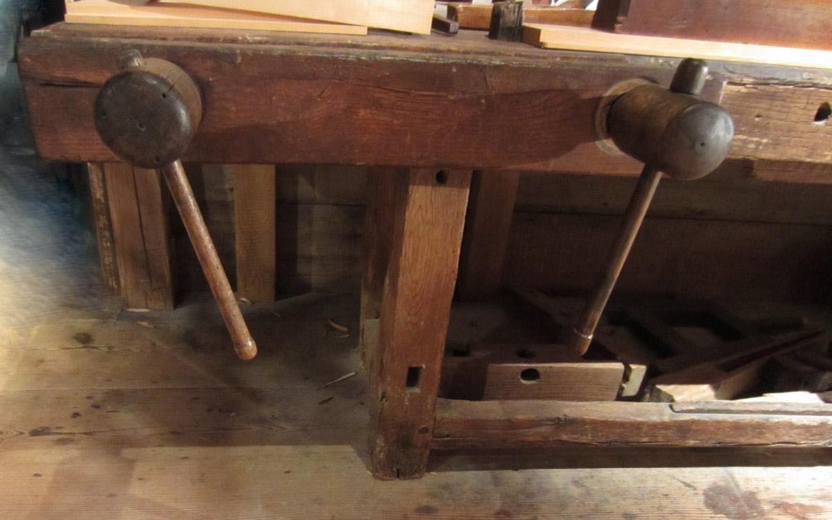 1957.0026.367 B-D Work bench, View 1