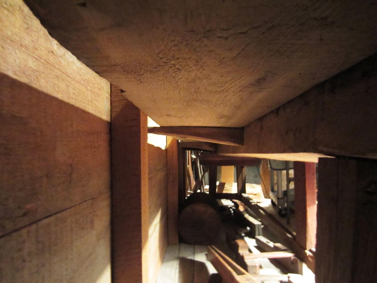 1957.0026.367 A Work bench, Underside