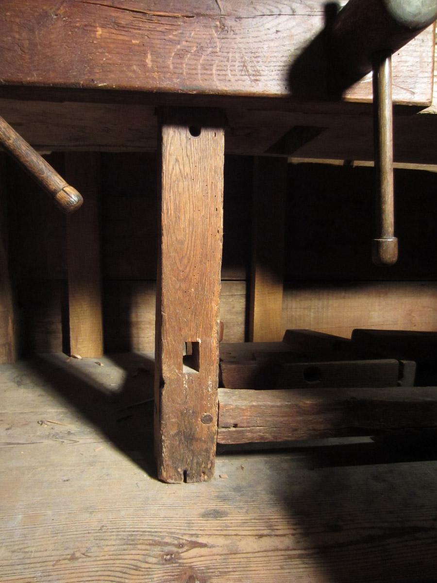 1957.0026.367 A-K Work bench, Board catch hole