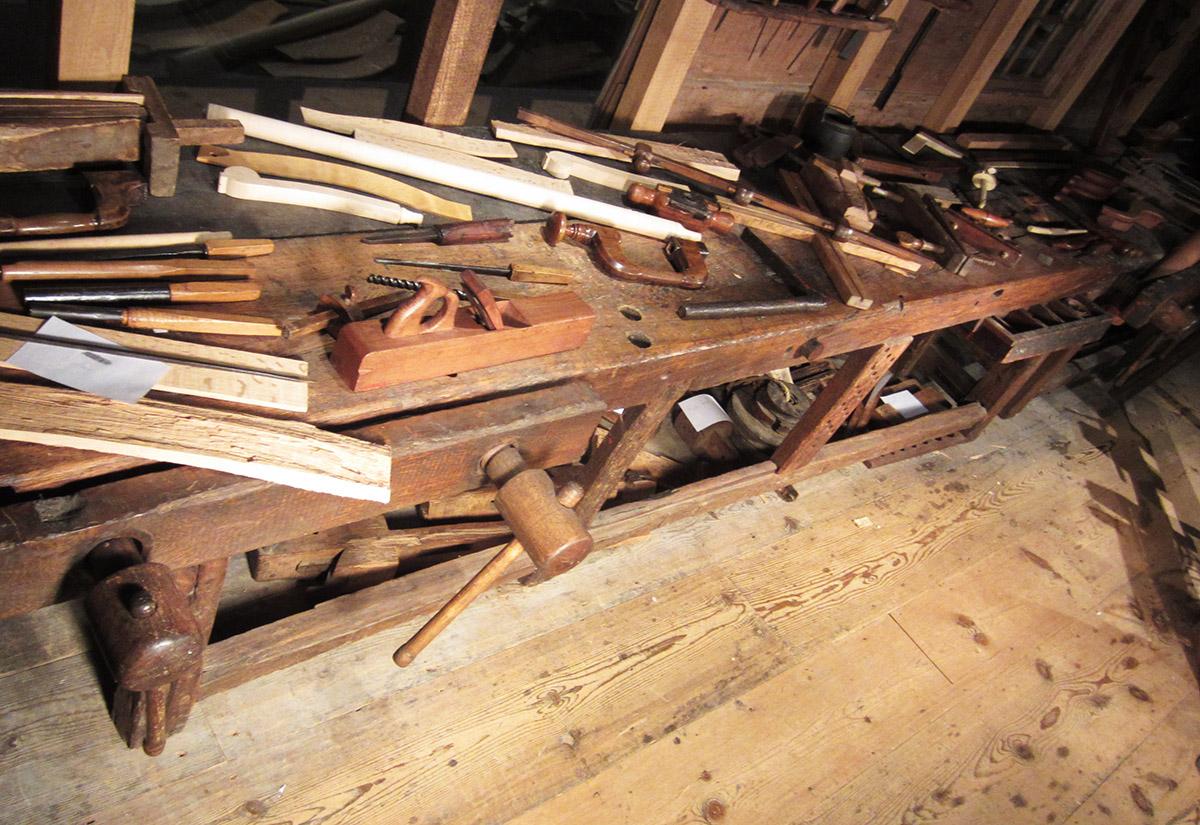 1957.0026.368 A-I, Work bench, overall view 3