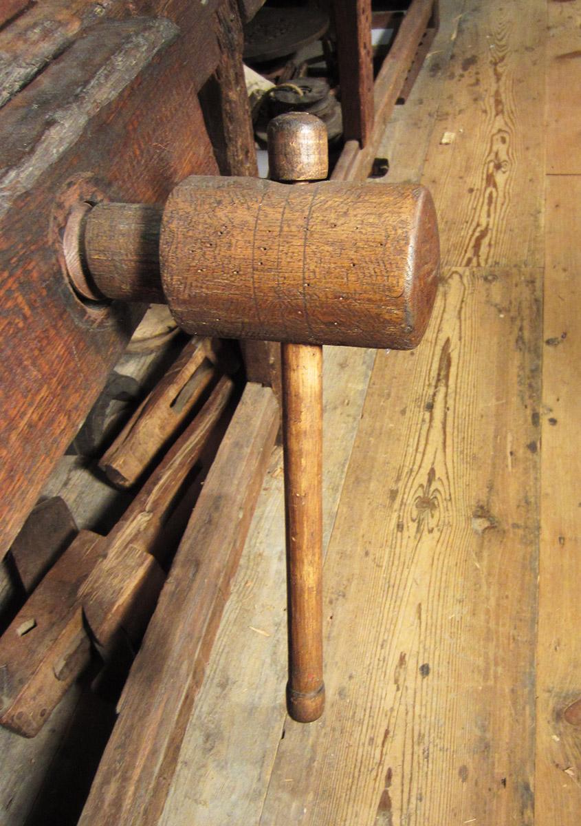 1957.0026.368 A-I, Work bench, screw 1