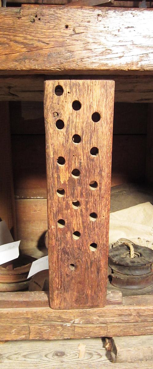 1957.0026.368 A-I, Work bench, peg board 1